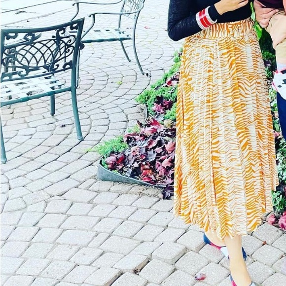 Coats jacket and dresses - Picture 6 of 14